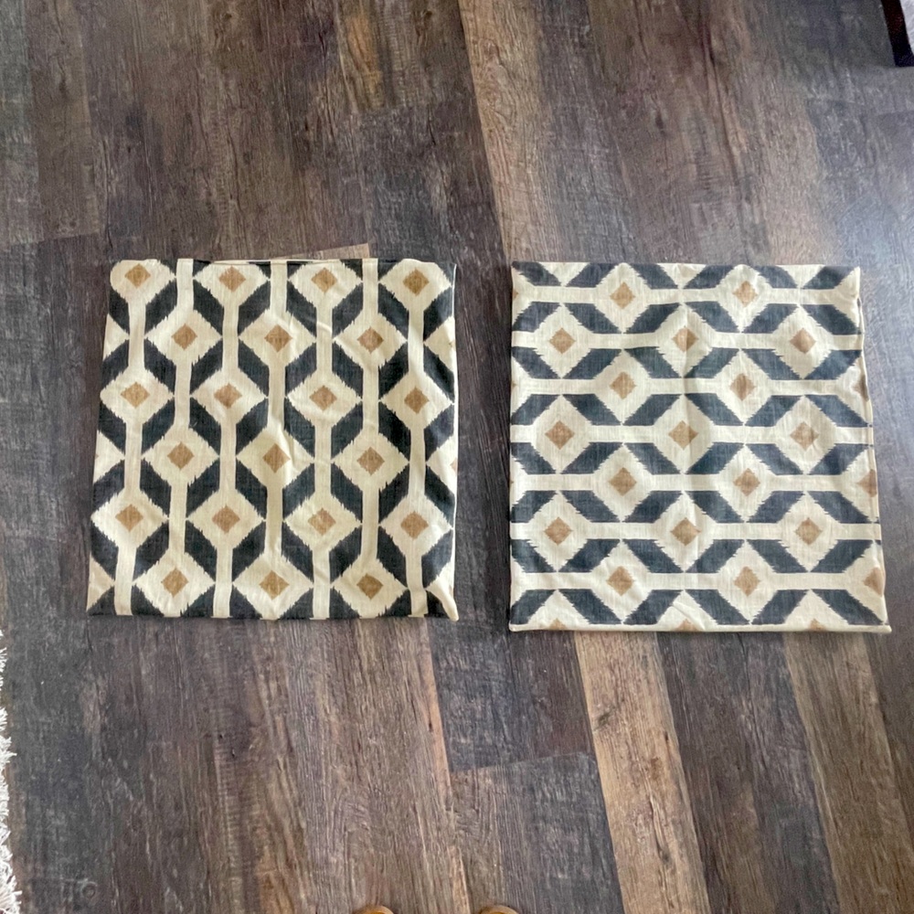 Villa by Noble Excellence Euro Shams, set of two